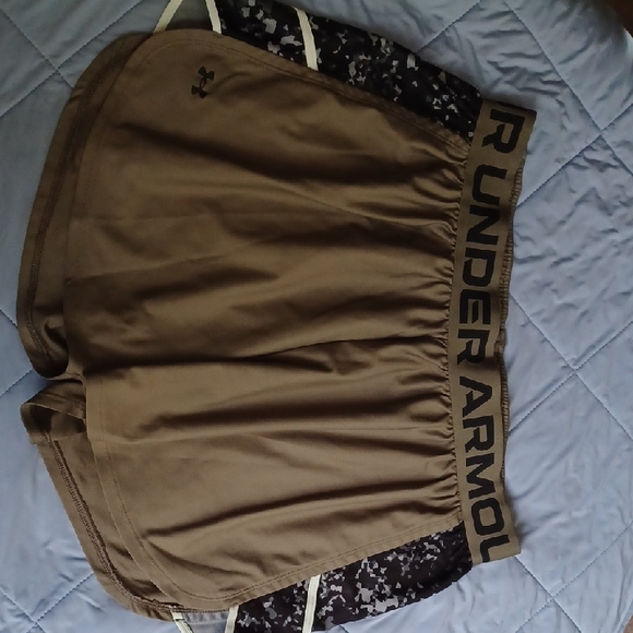 Under Armour Tan Shorts with Black Camo Detail - Picture 1 of 4